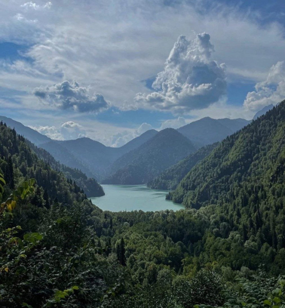 «Со временем начинаешь приспосабливаться»: инструкция по отдыху в Абхазии от бывалого туриста