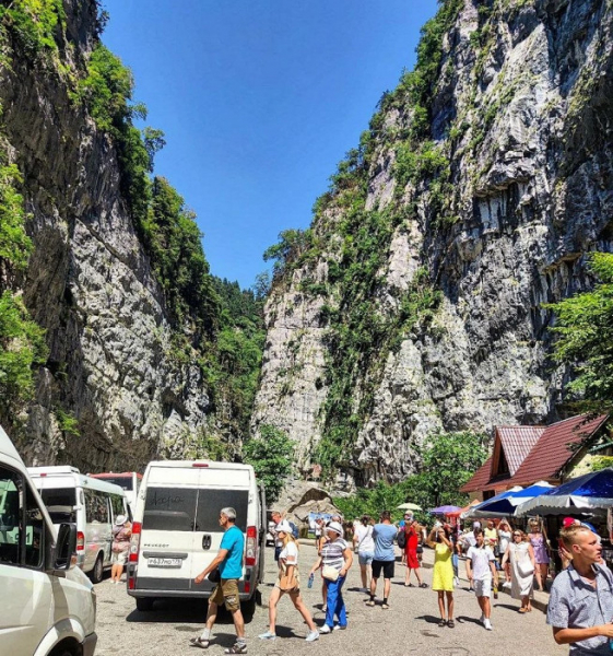 «Со временем начинаешь приспосабливаться»: инструкция по отдыху в Абхазии от бывалого туриста