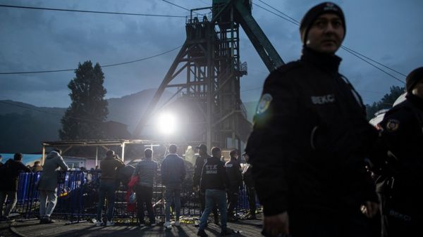 Из-за взрыва на шахте в Турции погибли 40 человек