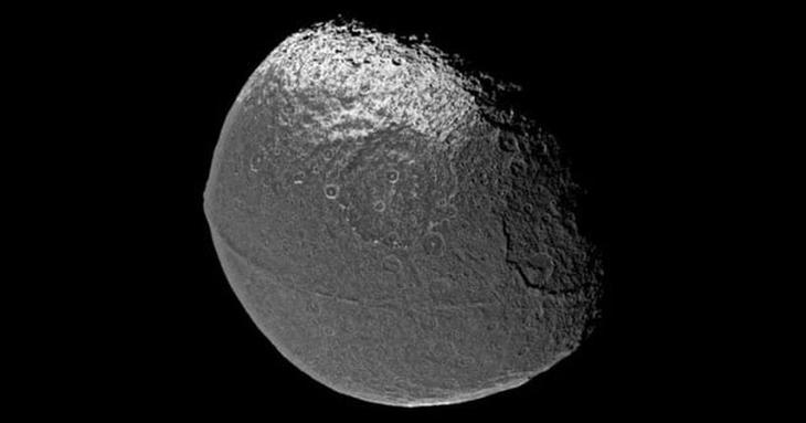 10 странных и необъяснимых явлений в нашей Солнечной системе