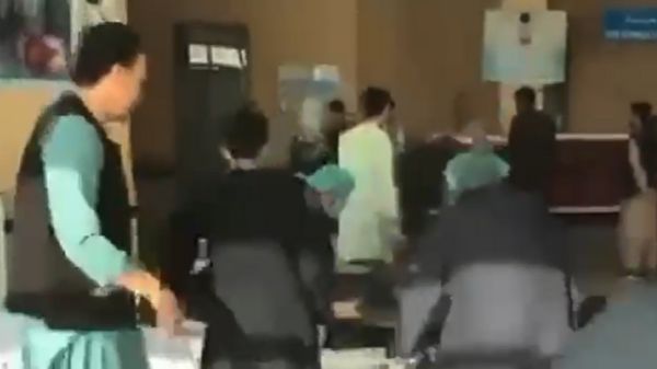 Взрыв смертника во время экзамена в Кабуле. Не менее 35 человек погибли, в основном девушки