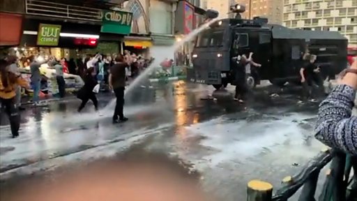 Иранская скалолазка выступила без хиджаба на турнире за рубежом. Друзья опасаются за ее безопасность