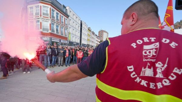 Всеобщая забастовка во Франции: к нефтяникам присоединились учителя и сотрудники АЭС