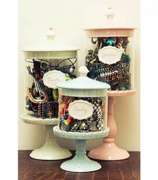 Дамские штучки: 7 отличных идей по хранению женских аксессуаров