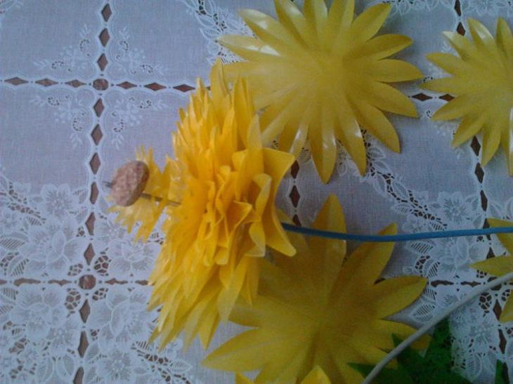 Георгины из пластиковых бутылок