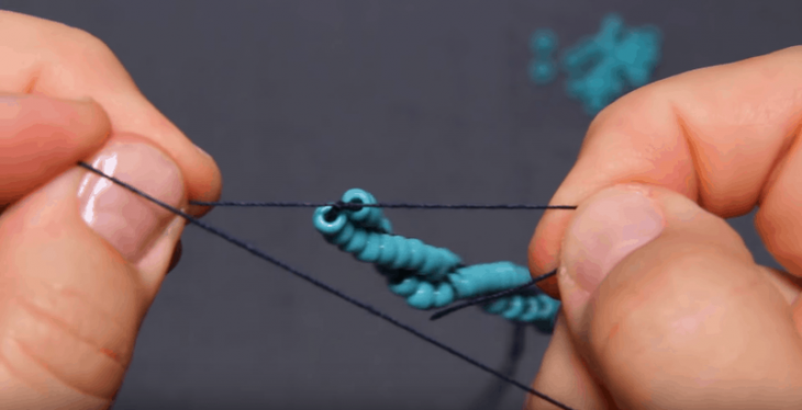 Изящная цепочка из бисера