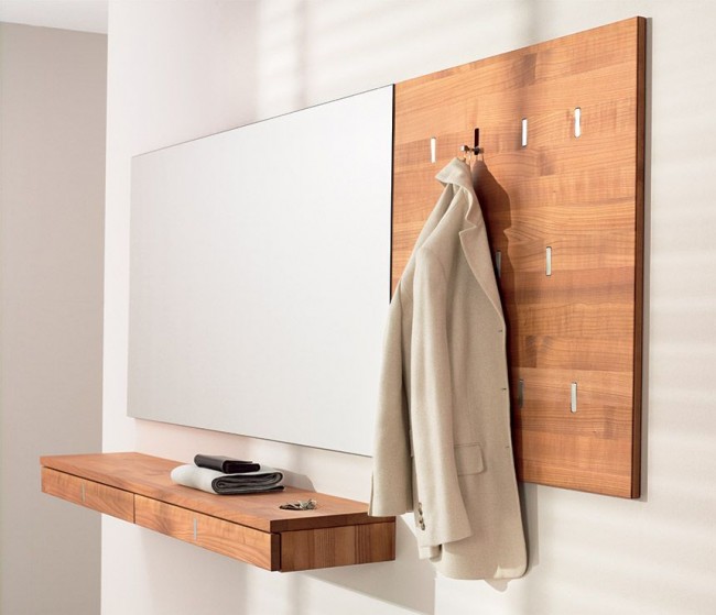 Настенная вешалка для одежды в прихожую: материалы, конструкции, дизайн