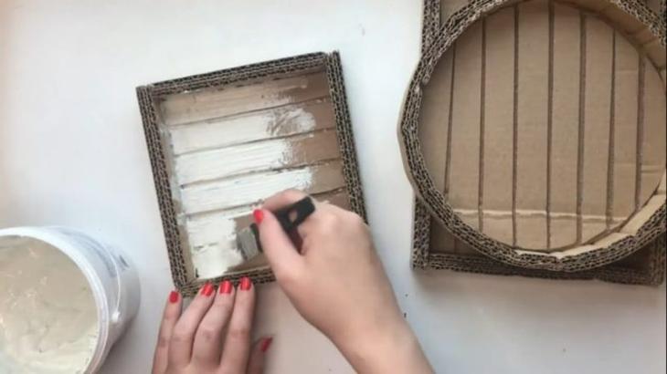 Оригинальное использование картона в декоре