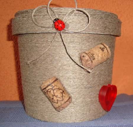 Декорируем цветочные горшки сами