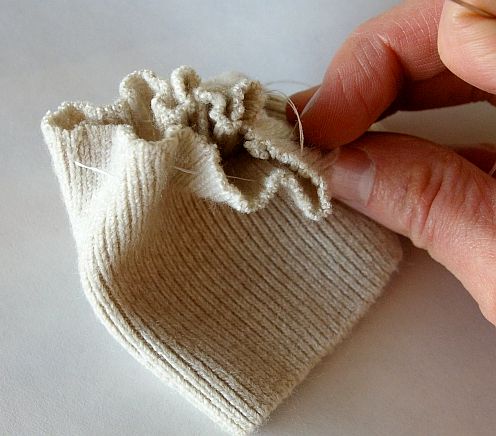 Мастер-класс: подушки из старых свитеров