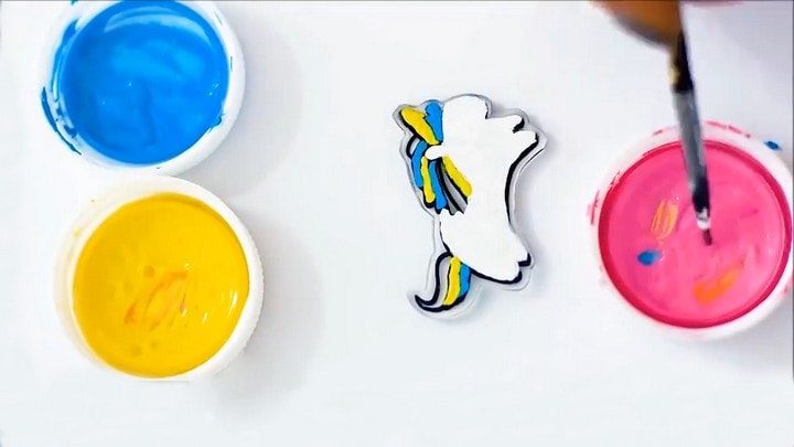 Модные значки своими руками