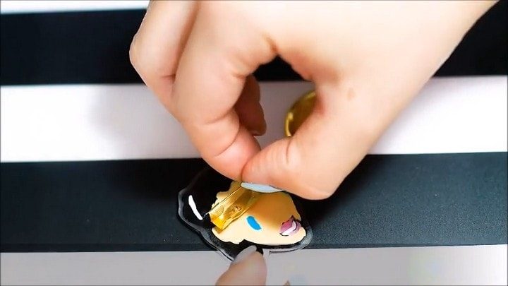 Модные значки своими руками