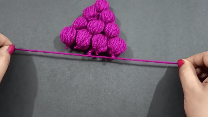 Простой декор из остатков пряжи