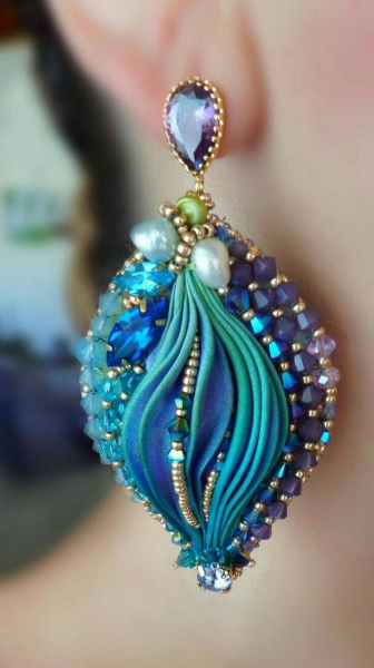 Шикарные серьги в технике шибори