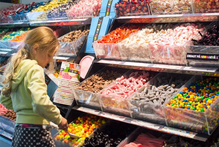 Сладости по субботам, отказ от наличных: вещи, которыми шведы очень отличаются от нас