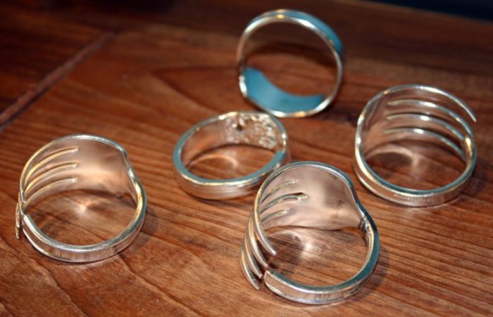 16 впечатляющих идей, которые подскажут, как необычно использовать старые столовые приборы