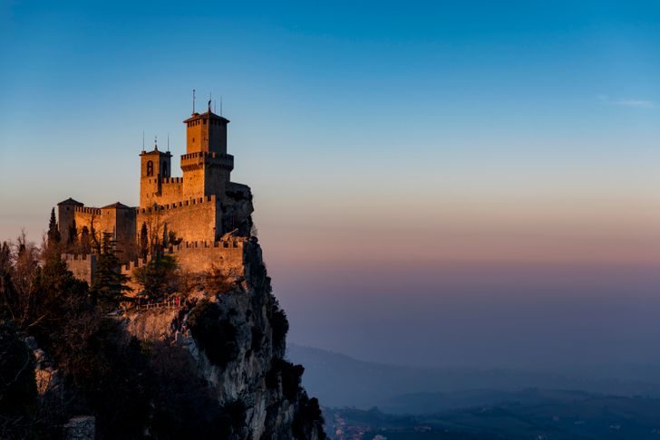 20 особенностей жизни в карликовых странах, которые превращают их в параллельную вселенную