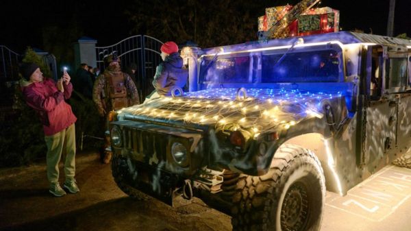 "Мы не будем ждать чуда". Украина встречает Рождество в условиях войны