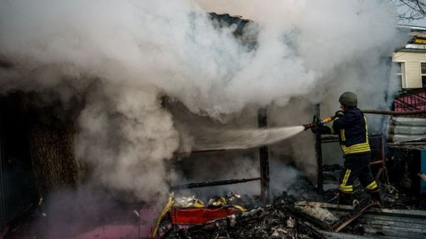 Обстрел центра Херсона: 10 человек погибли, десятки ранены