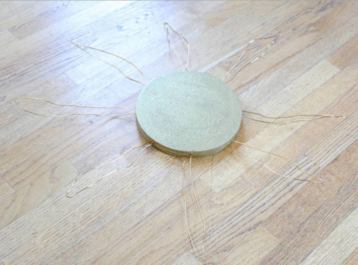 7 удачных идей, как быстро и легко украсить зеркало своими руками