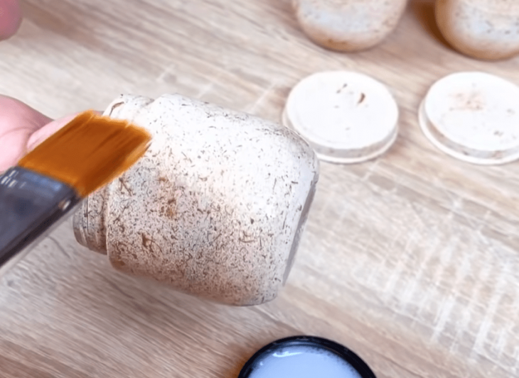 Идея из маленьких стеклянных баночек для детского питания