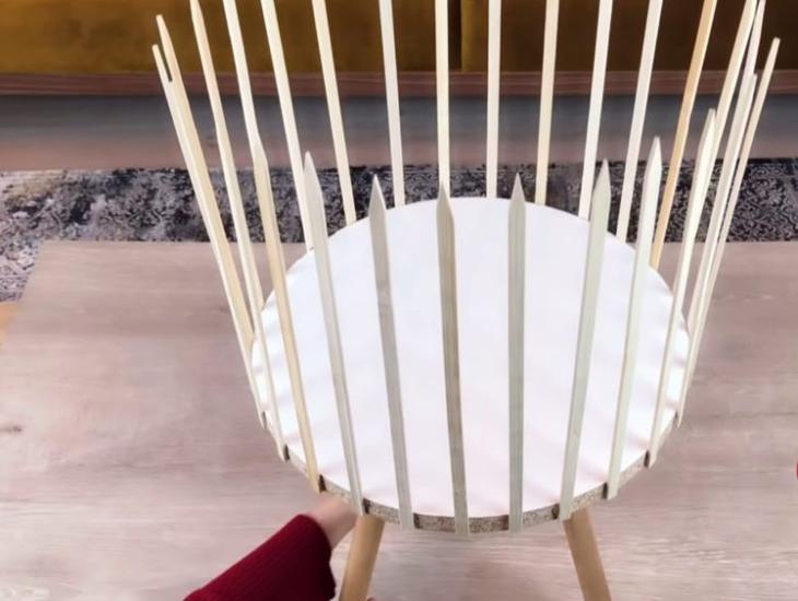 Креативная идея использования старого табурета