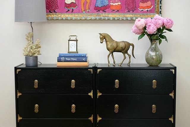 Переделка старой мебели: простые и креативные идеи