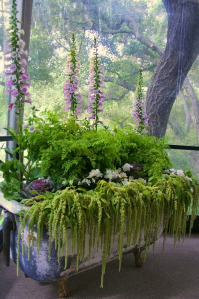 Создаем необычные клумбы из подручных материалов