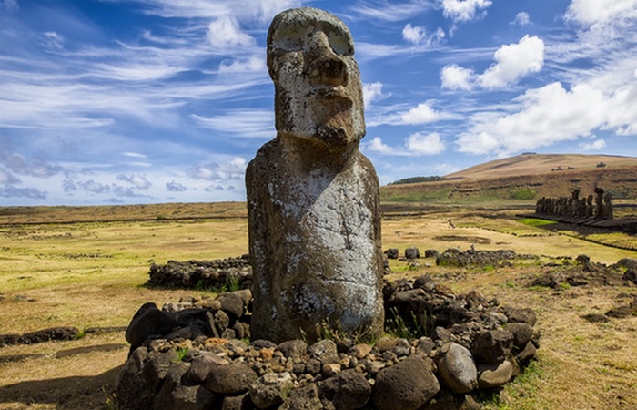 Тайны острова Пасхи: сидящий моаи Тукутури