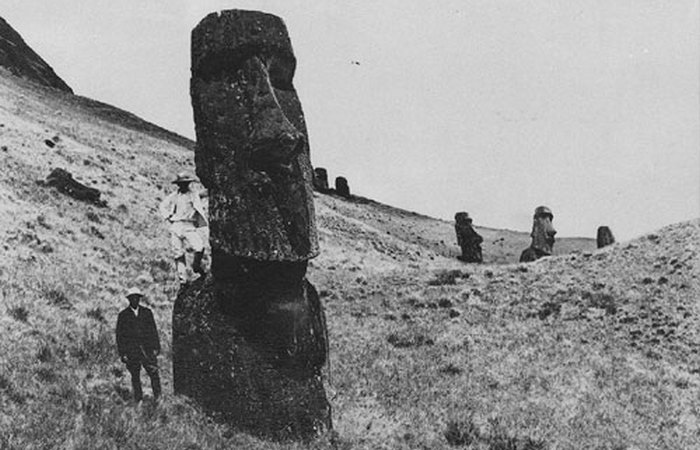 Тайны острова Пасхи: сидящий моаи Тукутури