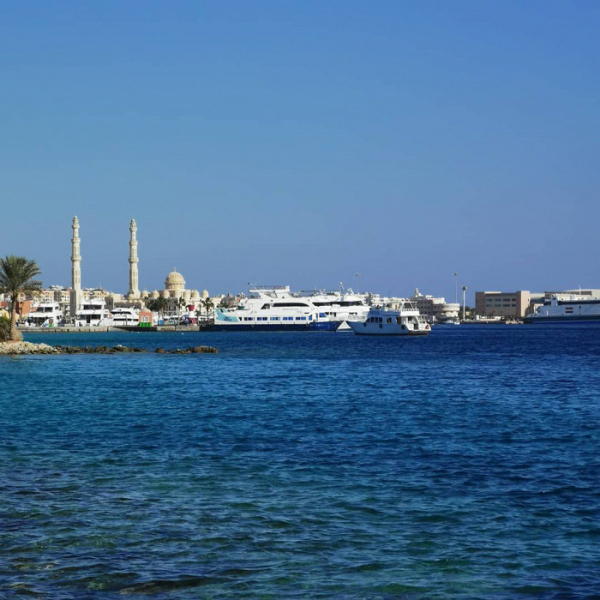 «Восток — дело тонкое, не расслабляйтесь!»: душевный отзыв о бюджетном отдыхе в Хургаде