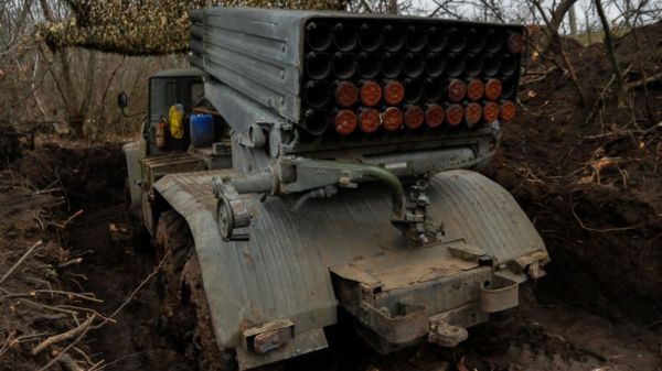 Россияне утверждают, что прорвали оборону в Соледаре. Украина это опровергает