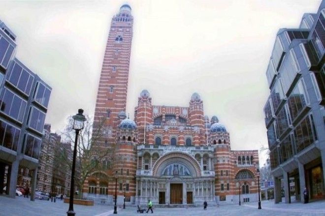 10 самых известных недостроенных зданий