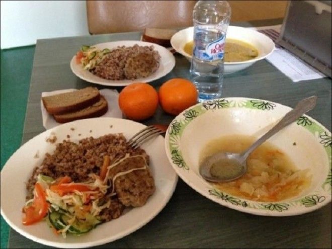 20 примеров, чем кормят людей, попавших в больницы, в разных странах мира