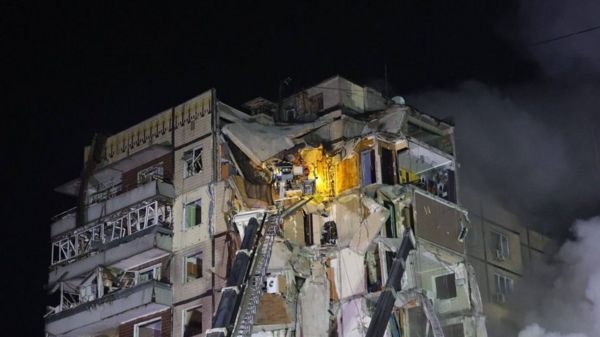 Что известно о попадании российской ракеты в многоэтажку в Днепре