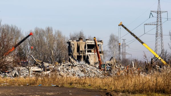 Массовая гибель российских военных под обстрелом в Макеевке: как это объясняют в России?