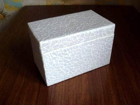 Красивая шкатулка из яичной скорлупы