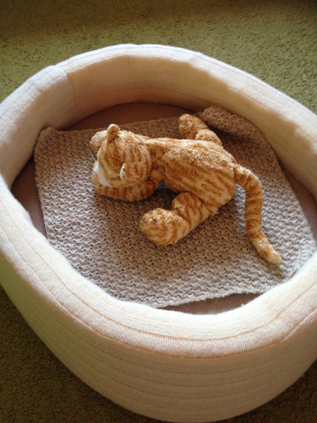 Лежанка для кошки своими руками