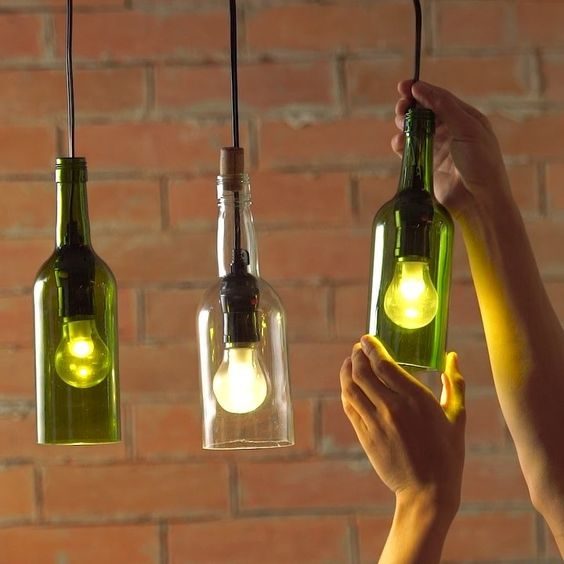 Почему нужно собирать, а не выбрасывать винные бутылки