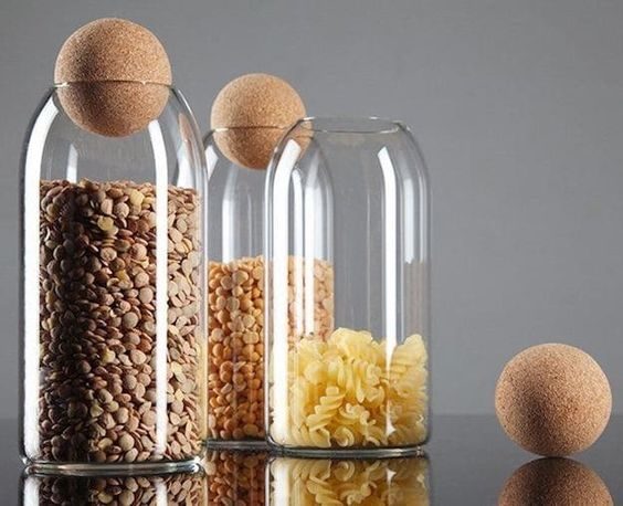 Почему нужно собирать, а не выбрасывать винные бутылки