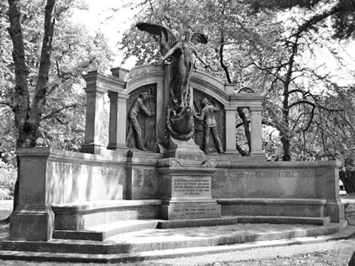 Тайны гибели &laquo;Титаника&raquo;: Скрытые причины странного поведения пассажиров и экипажа