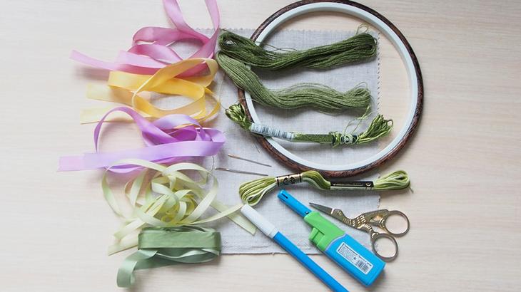 Вышиваем лентами букет люпинов ко дню всех влюбленных