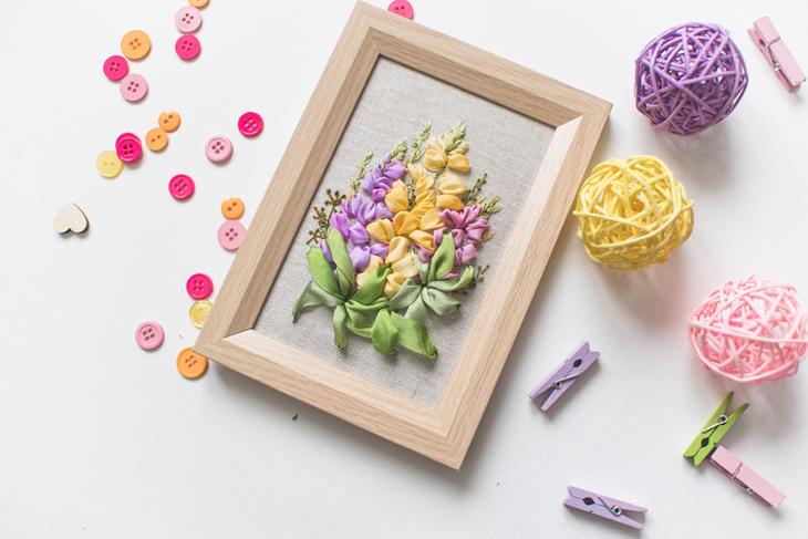 Вышиваем лентами букет люпинов ко дню всех влюбленных