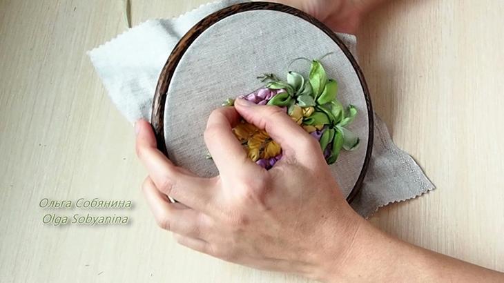 Вышиваем лентами букет люпинов ко дню всех влюбленных