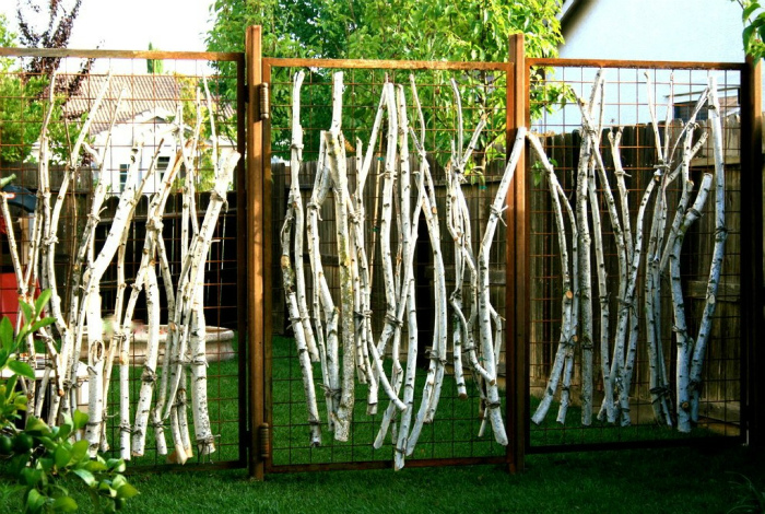 17 нетривиальных идей, которые вдохновят на создание забора, которому позавидуют все соседи