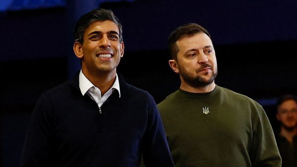 Год войны в Украине. Британия почтила жертв российского вторжения минутой молчания