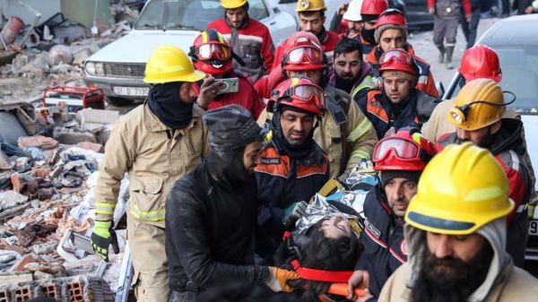 Землетрясение в Турции и Сирии: более 33 тыс. погибших, проблемы с доставкой помощи и поиск виновных