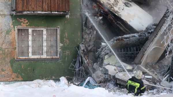 В Новосибирске от взрыва газа обрушились два подъезда дома. Это второй такой случай в России за три дня
