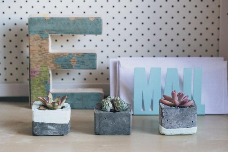 Цветочные горшки, сделанные из обычного цемента