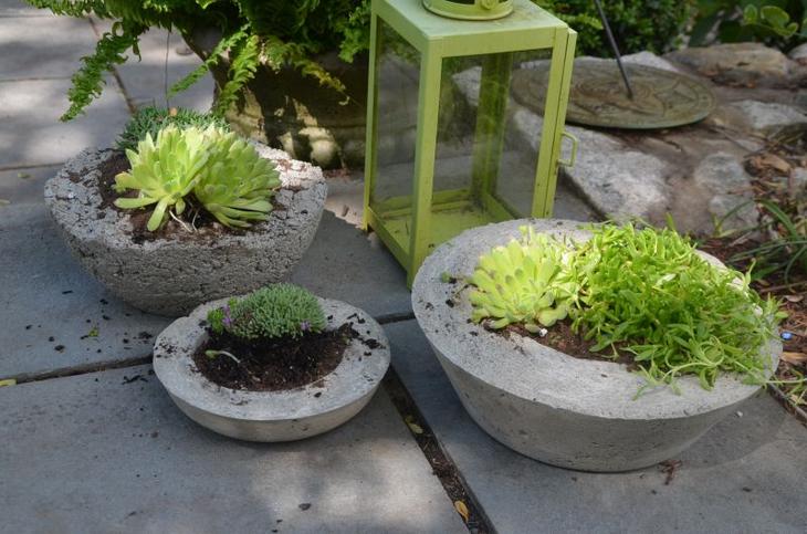 Цветочные горшки, сделанные из обычного цемента